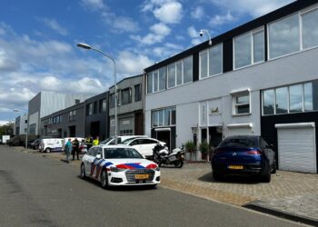 Bedrijfspand Jan Tademaweg overvallen, daders nog op de vlucht