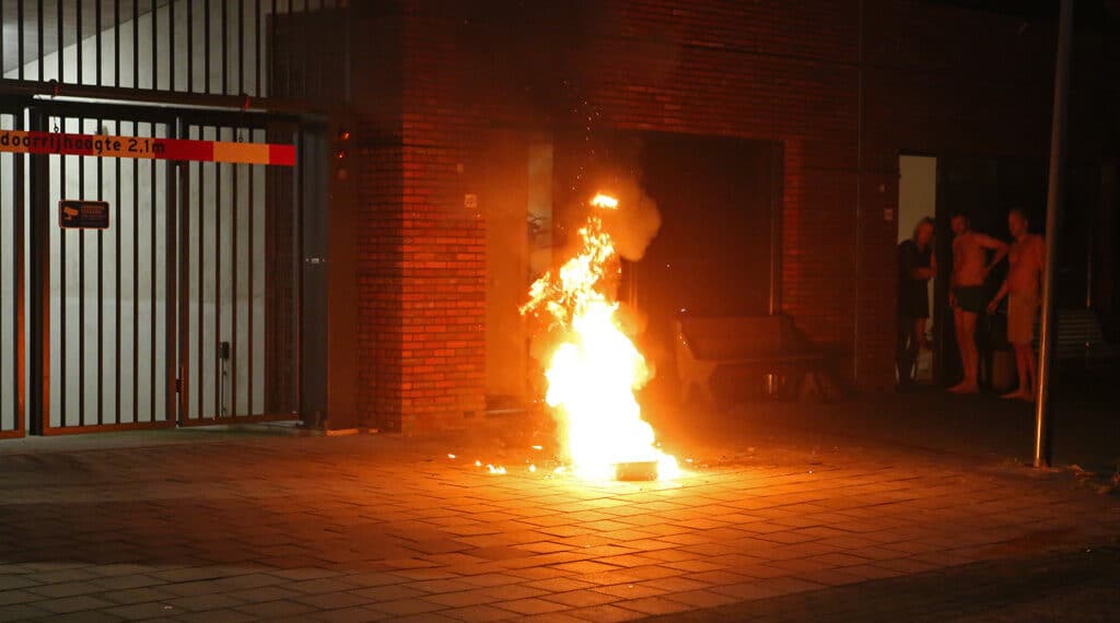 Jetboard vliegt spontaan in brand