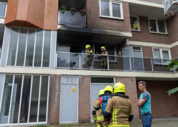 Bewoner overleden bij brand in appartement Prattenburg in Haarlem