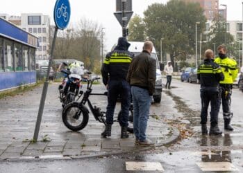 Persoon op fatbike gewond na aanrijding in Schalkwijk