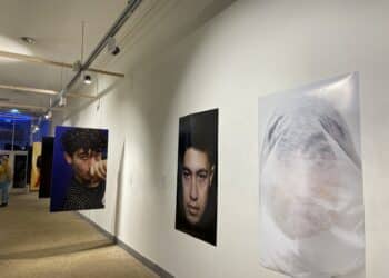 Indrukwekkende documentaire over Afghaanse jongen die moest vluchten voor taliban “Het verhaal moet wijd verspreid worden”