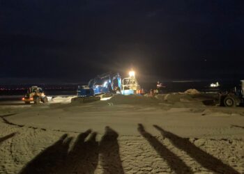 Reddingsactie viskotter op strand van Zandvoort wederom mislukt: “Vreselijk om te zien”