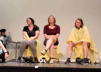 ‘Zadelpijn’ van de Haarlemsche Tooneelclub in Circus Hakim