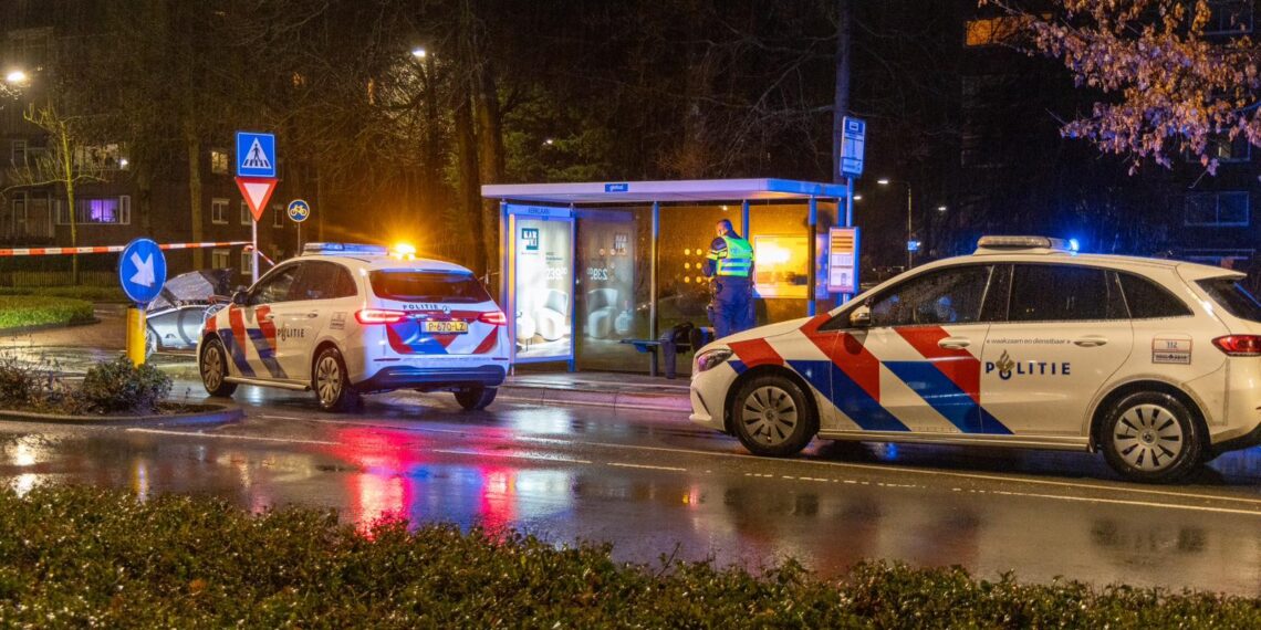 20-jarige man gestoken in bushokje Herenweg
