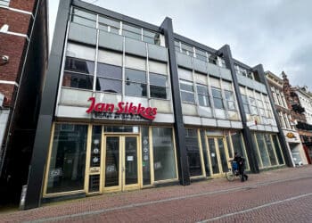 Gemeente koopt pand in Kruisstraat voor fietsenstallingen en kleine woningen