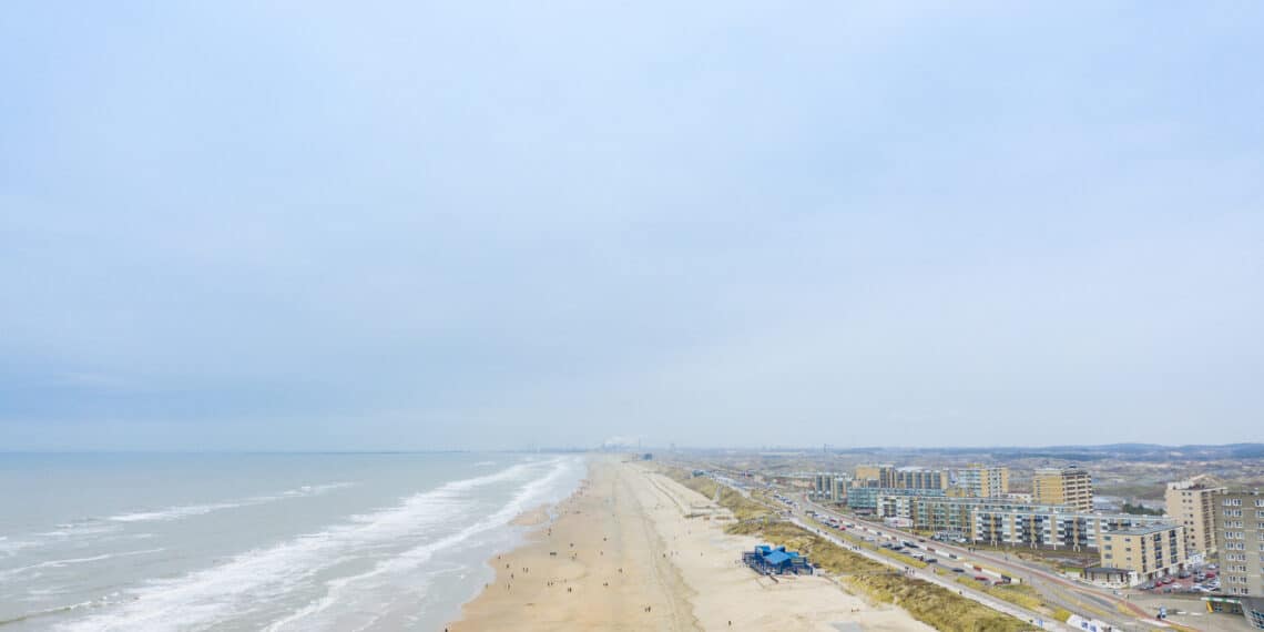 Zandvoort moet 94 asielzoekers opvangen door spreidingswet: “Indruk dat er geen plan ligt bij de gemeente”