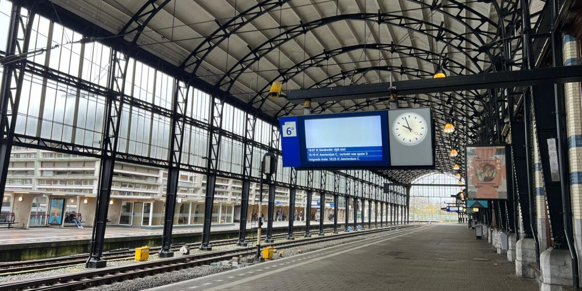 Deel van de ochtend geen treinen richting Leiden door aanrijding