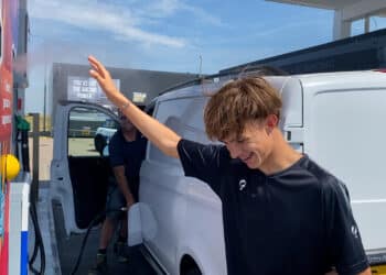 Afkoelen tijdens het tanken in Zandvoort: “Met honderdduizenden kleine waterdruppels”
