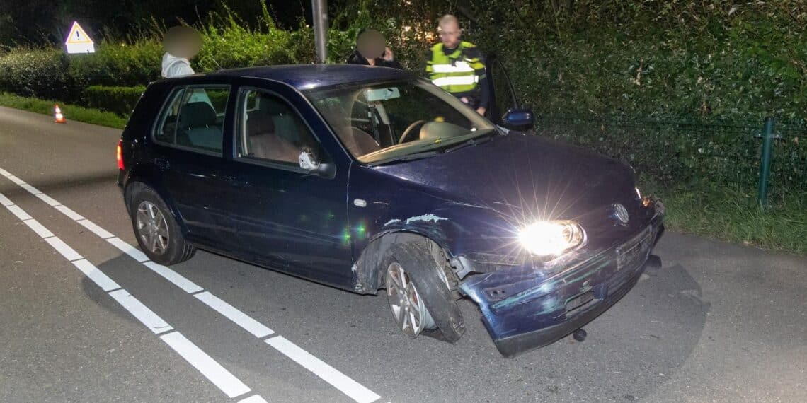 Beschonken automobilist richt ravage aan op Amsterdamsevaart