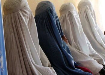 Luister terug: VVD-raadslid zingt zondag op Grote Markt tegen Taliban regime