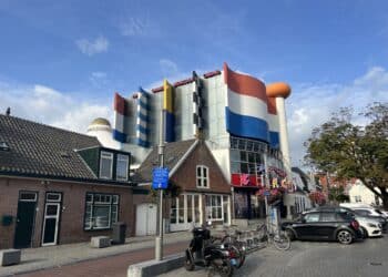Zandvoorters over lelijkste gebouw: “Staat er al zo lang, het hoort hier gewoon”