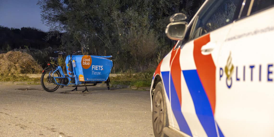 Bakfiets van bezorger gestolen en even later vernield teruggevonden
