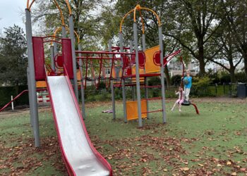 Sport- en speeltoestellen in Haarlem-Oost, Noord en Schalkwijk aan vervanging toe: ‘Tot die tijd wel veilig’