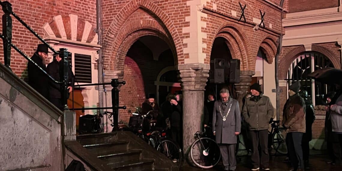 Haarlem staat stil bij Holocaust: ‘Dit mag nooit meer gebeuren’