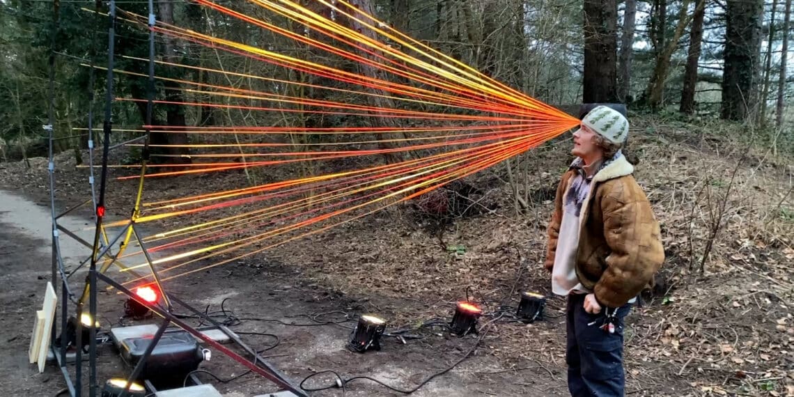 Opbouw Licht Festival Caprera in volle gang: ‘Met mijn kunstwerk laat ik zien wat geluid is’