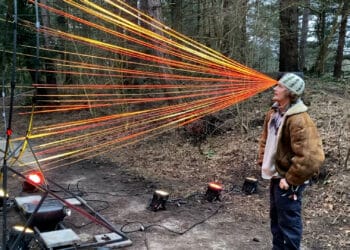 Opbouw Licht Festival Caprera in volle gang: ‘Met mijn kunstwerk laat ik zien wat geluid is’