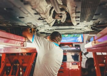 Garages en fietsenmakers in regio Haarlem blijven draaien ondanks cao-conflict