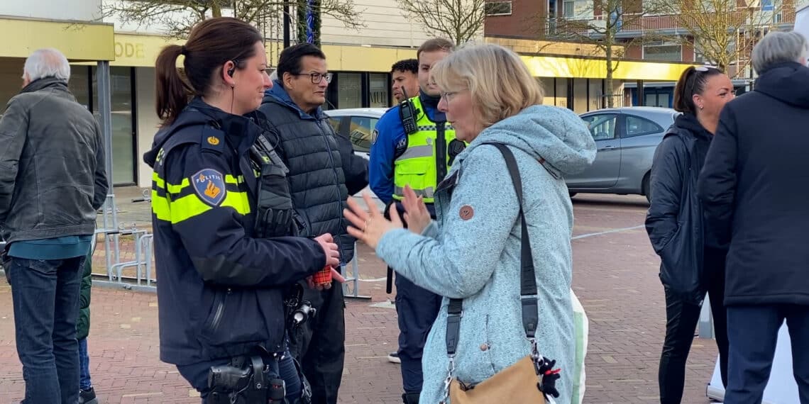 Moolenburgh in gesprek met Nieuw-Noord over veiligheid: ‘Veel klachten in deze buurt’