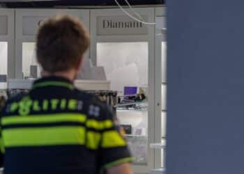 Overval op juwelier Generaal Cronjéstraat, verdachten op fatbikes aangetroffen