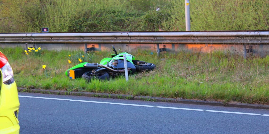 Motorrijder gewond bij eenzijdig ongeval op Westelijke Randweg