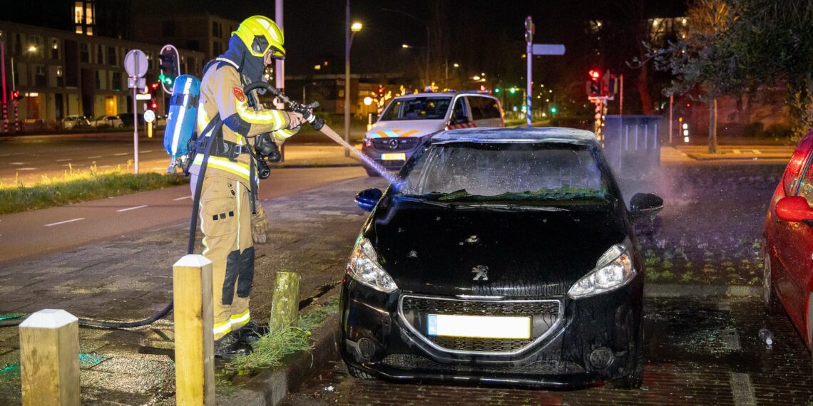 Auto uitgebrand aan Andorrastraat in Haarlem