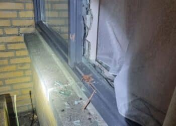 Vuurwerk vernielt raam van woning in Zandvoort