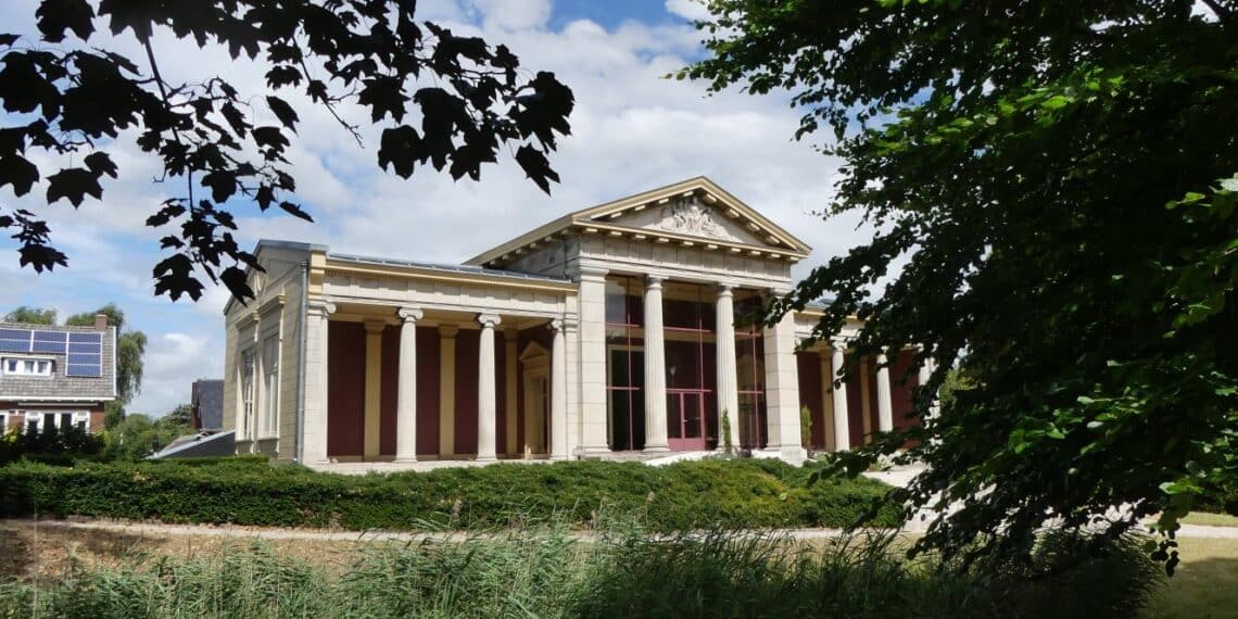 Zes podia, bijna 100 dichters: Haarlem viert Hemelvaartsdag met poëzie