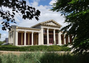 Zes podia, bijna 100 dichters: Haarlem viert Hemelvaartsdag met poëzie