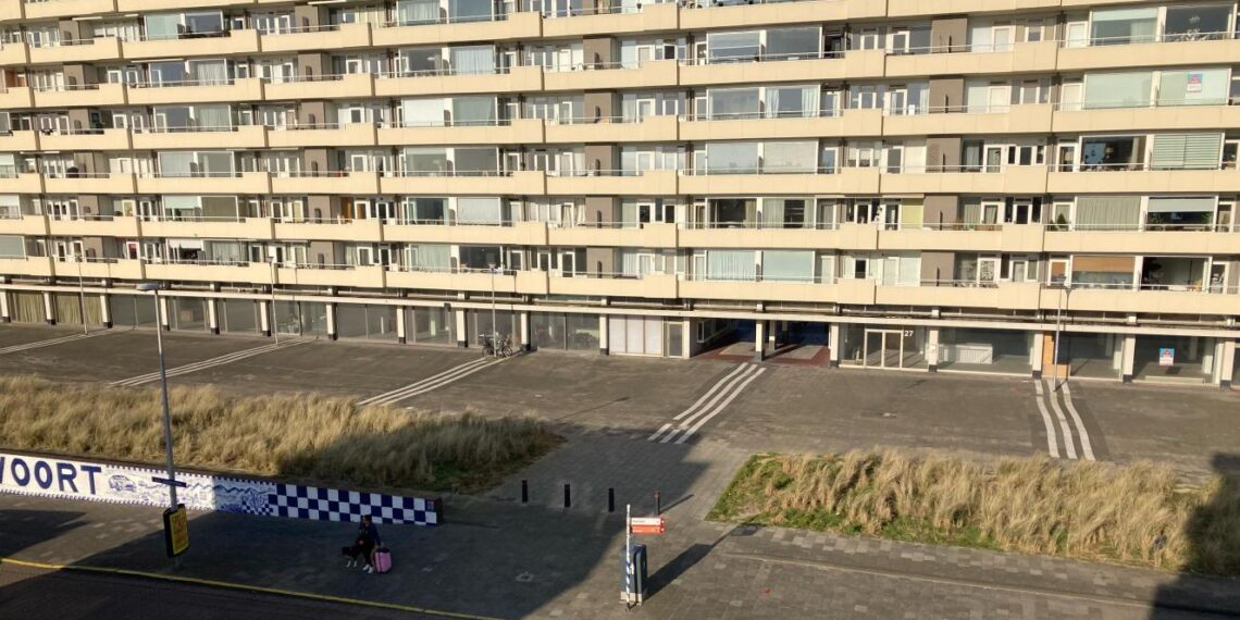 Nieuwe fietsenstalling aan zee moet wildparkeren en autoverkeer terugdringen