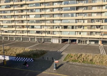 Nieuwe fietsenstalling aan zee moet wildparkeren en autoverkeer terugdringen