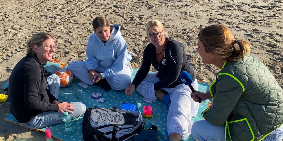 105 Zomer Repo: Vroege vogels op het strand van Zandvoort