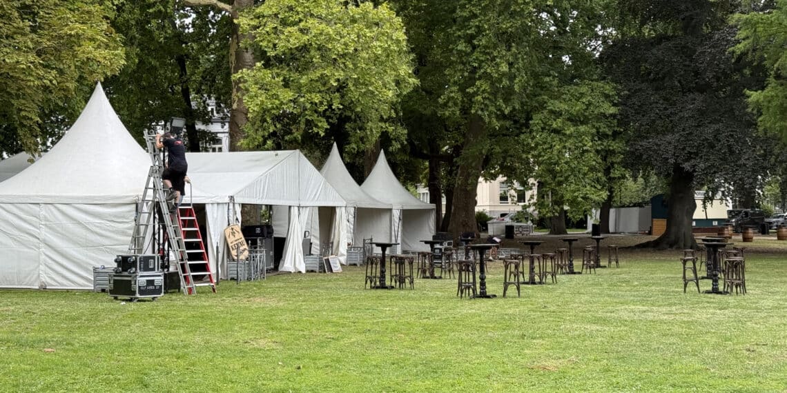 Opbouw Proefpark in volle gang: ‘Surprise acts zullen door publiek lopen’
