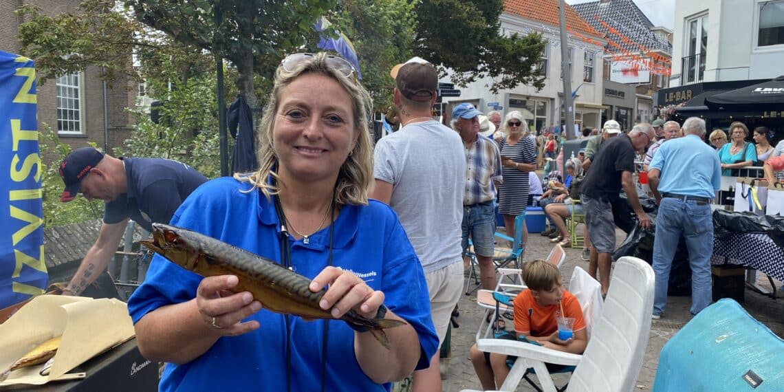 Zandvoort in de ban van gerookte makreel: ‘Mijn geheim is hout van whiskyvaten’