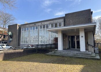 Zitting voormalig postkantoor Binnenweg: ‘Gemeente niet consequent in besluit monumentenstatus’