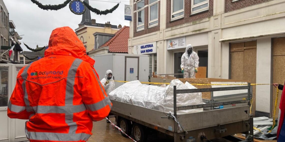 Asbest gevonden bij sloop pand Kerkstraat in Zandvoort: straat weer veilig, sloop ligt stil