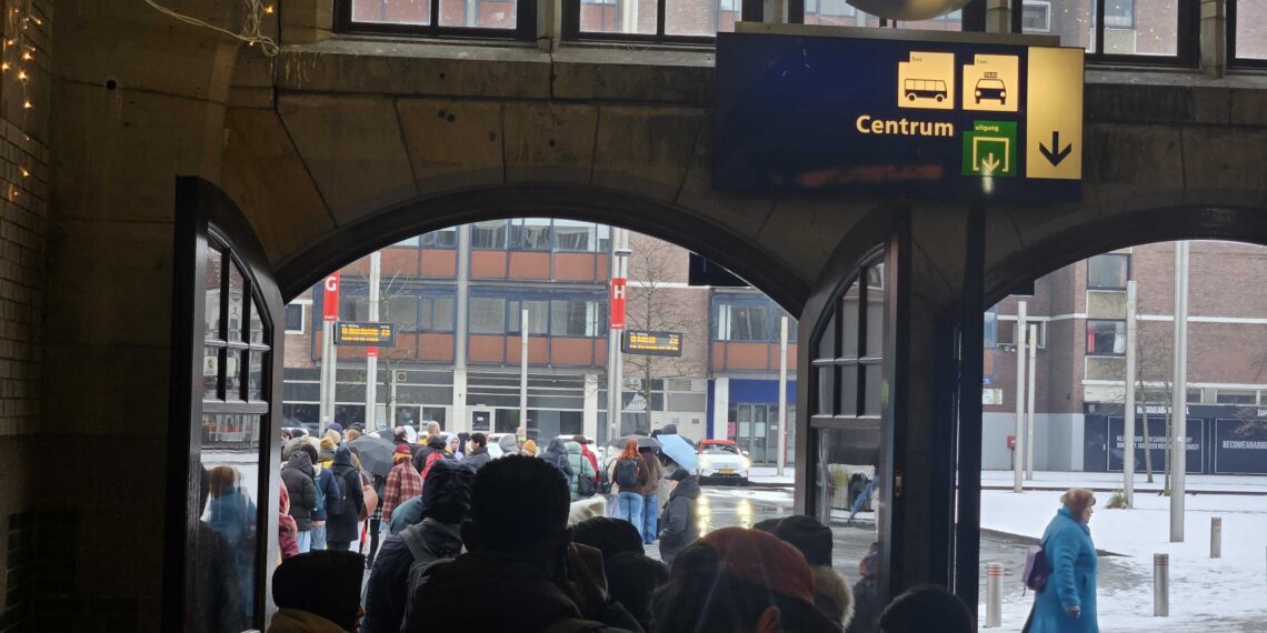 Geen treinen van Haarlem naar Amsterdam Centraal door sneeuwval