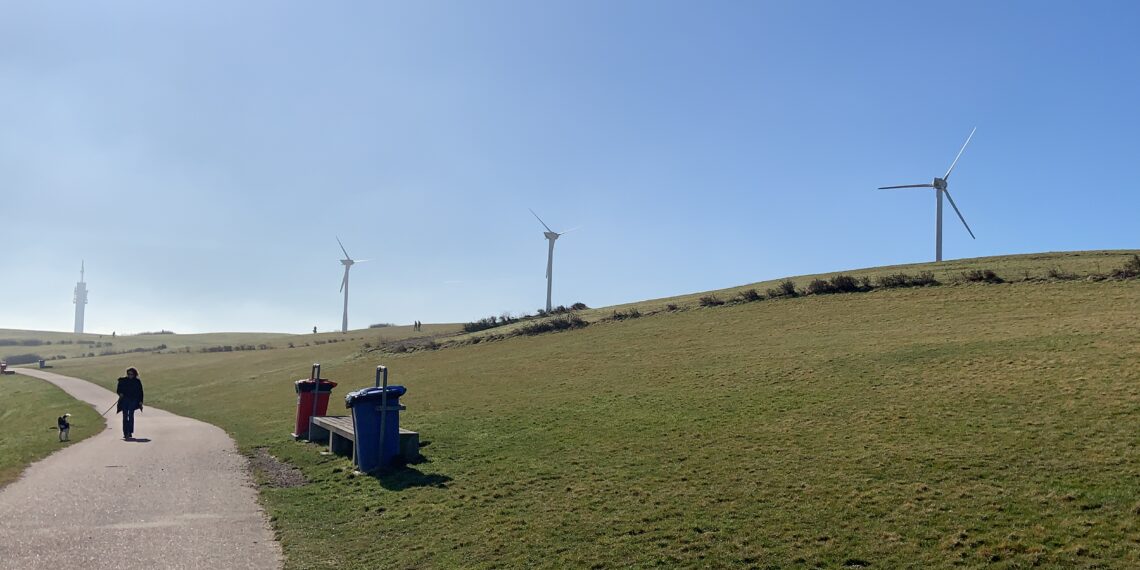 Plannen voor twee nieuwe windmolens bij Schoteroog in Waarderpolder