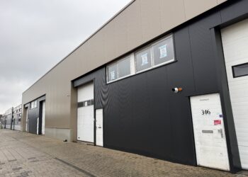 Drie panden Waarderpolder dicht na vondst grote hoeveelheid illegaal vuurwerk en drugs