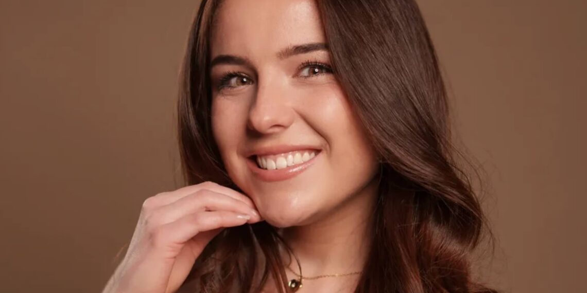 Luister terug: Finalist Miss-verkiezing Sydney Lisa van Dam vraagt aandacht voor neurodiversiteit