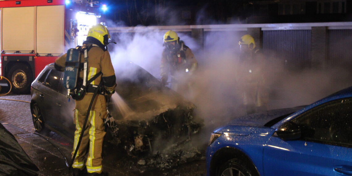 Auto zwaar beschadigd na brand in Heemstede
