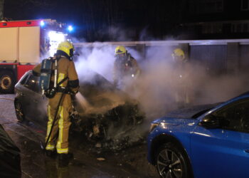 Auto zwaar beschadigd na brand in Heemstede