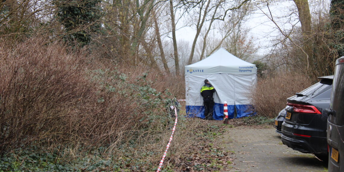 Overleden persoon gevonden in Schalkwijk, politie doet onderzoek