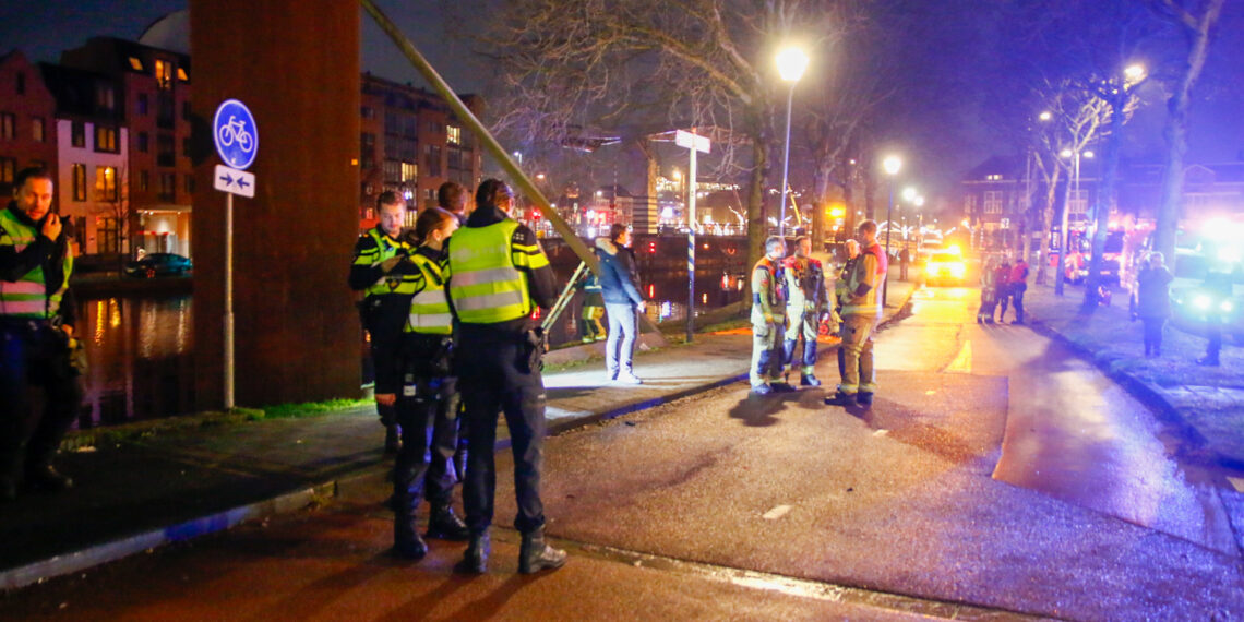 Bestuurder onder invloed van alcohol rijdt Spaarne in